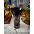 Foto de um(a) Antigo Raro Vaso Jarro Em Cristal Baccarat Lapidado À Mão, da categoria de Vasos. Antigo e elegante vaso em cristal europeu doublé na cor bordô, uma cor linda, que combina com tudo. Em contato com a luz ele... Mostrado de uma perspectiva diferente. Vendido no marketplace Trésors.