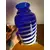 Foto de um(a) Antigo Vaso Jarro Murano Italiano Leitoso E Opalina Art Deco, da categoria de Vasos. ~ Cobalt blue Glass ~ Antigo e exuberante vaso artístico em Murano Italiano, cor azul cobalto com um trabalho leitoso em... Mostrado de uma perspectiva diferente. Vendido no marketplace Trésors.