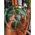 Foto de um(a) Antigo Raro Vaso Jarro Cristal Baccarat Verde Esmeralda, da categoria de Vasos. Antigo e fino vaso em cristal doublé europeu na cor verde esmeralda. Lindíssima lapidação manual e formato muito chique,... Mostrado de uma perspectiva diferente. Vendido no marketplace Trésors.