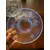 Foto de um(a) Antigo Raro Bowl Decorativo Jobling Glass Vidro Opalescente, da categoria de Travessas e tigelas. ~ Jobling Glass ~Antigo e importante bowl decorativo em vidro artístico opalescente com decoração floral em relevo. Da... Mostrado de uma perspectiva diferente. Vendido no marketplace Trésors.