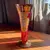 Foto de um(a) Antigo Vaso Jarro Artístico Cristal Veneziano Com Ouro, da categoria de Vasos. Antigo vaso artístico em cristal veneziano cor vermelho rubi , toda trabalhada à mão, decoração floral em relevo e ouro 18k.... Mostrado de uma perspectiva diferente. Vendido no marketplace Trésors.