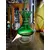 Foto de um(a) Antigo Raro Vaso Jarro Cristal Baccarat Verde Esmeralda, da categoria de Vasos. Antigo e fino vaso em cristal doublé europeu na cor verde esmeralda. Lindíssima lapidação manual e formato muito chique,... Mostrado de uma perspectiva diferente. Vendido no marketplace Trésors.