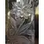 Foto de um(a) Antigo Grande Vaso Jarro Art Deco Em Vidro Floral Satiné, da categoria de Vasos. ~ France Glass ~Antigo e grande vaso em vidro artístico francês satiné. Decoração com flores e folhas em relevo. Peça muito... Mostrado de uma perspectiva diferente. Vendido no marketplace Trésors.