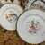 Foto de um(a) Antigo Par De Pratos Medalhões Porcelana Vista Alegre, da categoria de Pratos Decorativos. Vista Alegre. Antigo e lindo par de pratos decorativos em porcelana artística alemã, decoração com aves e filetes de ouro... Mostrado de uma perspectiva diferente. Vendido no marketplace Trésors.