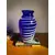 Foto de um(a) Antigo Vaso Jarro Murano Italiano Leitoso E Opalina Art Deco, da categoria de Vasos. ~ Cobalt blue Glass ~ Antigo e exuberante vaso artístico em Murano Italiano, cor azul cobalto com um trabalho leitoso em... Mostrado de uma perspectiva diferente. Vendido no marketplace Trésors.