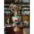 Foto de um(a) Antiga Rara Ânfora Jarro Decorativo Dourado Opalina França, da categoria de Jarros. Antiga e grande jarra decorativa com estrutura em metal trabalhado e parte central em opalina francesa pintada à mão. Peça... Mostrado de uma perspectiva diferente. Vendido no marketplace Trésors.