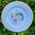 Foto de um(a) Antigo Par De Pratos Medalhões Porcelana Vista Alegre, da categoria de Pratos Decorativos. Vista Alegre. Antigo e lindo par de pratos decorativos em porcelana artística alemã, decoração com aves e filetes de ouro... Mostrado de uma perspectiva diferente. Vendido no marketplace Trésors.