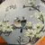 Foto de um(a) Antigo Raro Vaso Oriental Porcelana Japonesa Pintado À Mão, da categoria de Vasos. Antigo e grande vaso oriental em porcelana artística, peça toda pintada à mão com decoração de pássaros e flores. Cada lado... Mostrado de uma perspectiva diferente. Vendido no marketplace Trésors.