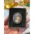Foto de um(a) Antigos Camafeus Mini Portrait Quadrinhos Italianos Damas, da categoria de Outros objetos decorativos. Lindos e delicados, moldura em prata, veludo e placa de porcelana. Franceses. Mede: 9 x 8cm cada. Mostrado de uma perspectiva diferente. Vendido no marketplace Trésors.