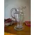 Foto de um(a) Antiga Rara Jarra Art Deco Cristal Bohemia Tcheco Karl Palda, da categoria de Jarros. ~ Karl Palda | Bohemia Glass ~ Antiga e belíssima jarra artística em cristal Tcheco. Elegante lapidação manual com detalhes... Mostrado de uma perspectiva diferente. Vendido no marketplace Trésors.