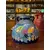 Foto de um(a) Antigo Raro Vaso Faiança Majólica Tcheca Amphora Art Nouveau, da categoria de Vasos. ~ Amphora ~ Riessner, Stellmacher & Kessel. Antigo e excepcional vaso artístico em faiança/majólica da Checoslováquia. Ótima... Mostrado de uma perspectiva diferente. Vendido no marketplace Trésors.