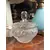 Foto de um(a) Antiga Caixa Porta Joias Bomboniere Cristal Tcheco Lapidado, da categoria de Garrafas, potes e jarros. Antiga e especial caixa decorativa em cristal Tcheco, com primorosa lapidação manual.Seja como porta joias, bomboniere ou... Mostrado de uma perspectiva diferente. Vendido no marketplace Trésors.