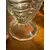 Foto de um(a) Antigo Vaso Artístico Vidro Alemão Walther & Sohne Art Deco, da categoria de Vasos. ~ Walther & Sohne ~Antigo e sofisticado vaso artístico em vidro. Peça de ótima qualidade, moldado e lapidado com pelicanos... Mostrado de uma perspectiva diferente. Vendido no marketplace Trésors.