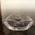 Foto de um(a) Antigo Bowl Decorativo Cinzeiro Em Cristal De Sèvres Francês, da categoria de Travessas e tigelas. Cristal de Sèvres. Lindo bowl em pesado cristal francês de excelente qualidade, da famosa manufatura Sèvres, trabalho manual... Mostrado de uma perspectiva diferente. Vendido no marketplace Trésors.