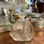 Foto de um(a) Antiga Garrafa Licoreira Art Deco Cristal Tcheco Karl Palda, da categoria de Garrafas. Karl Palda. Antiga e especial garrafa em cristal tcheco facetado, toda lapidada à mão. Delicada lapidação com flores.... Mostrado de uma perspectiva diferente. Vendido no marketplace Trésors.