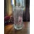 Foto de um(a) Antigo Lindo Vaso Jarro Art Deco Em Cristal Italiano Satiné, da categoria de Vasos. ~ Italy Glass ~Antigo e chiquíssimo vaso artístico em grosso cristal italiano satiné. Decoração com folhas e linhas, traços... Mostrado de uma perspectiva diferente. Vendido no marketplace Trésors.