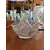 Foto de um(a) Antiga Cestinha Decorativa Cristal Baccarat Lapidado À Mão, da categoria de Cestos e Caixas. Antiga e delicada cestinha decorativa em cristal francês, peça super versátil para compor ambientes. Primorosa lapidação... Mostrado de uma perspectiva diferente. Vendido no marketplace Trésors.
