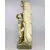 Foto de um(a) Antigo Vaso Escultura Em Faiança Royal Dux Art Nouveau, da categoria de Vasos. Antigo e grande vaso, escultura do período Art Nouveau feita à mão em faiança Tcheca, representando jovem camponesa, com... Mostrado de uma perspectiva diferente. Vendido no marketplace Trésors.