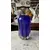 Foto de um(a) Antigo Vaso Jarro Art Deco Em Murano Italiano Azul Com Ouro, da categoria de Vasos. Antigo e imponente vaso em Murano italiano souflé gomado, em um tom de azul muito lindo. Com pó de ouro em sua composição.... Mostrado de uma perspectiva diferente. Vendido no marketplace Trésors.