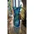 Foto de um(a) Antigo Grande Vaso Cornucópia Em Murano Italiano Azul, da categoria de Vasos. Antigo e grande vaso artístico em Murano italiano na cor azul. Lindo trabalho em camadas, todo feito à mão. Década de... Mostrado de uma perspectiva diferente. Vendido no marketplace Trésors.