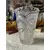Foto de um(a) Antigo Raro Jarro Vaso Boca Larga Em Cristal Tcheco Lapidado, da categoria de Vasos. Antigo e clássico vaso artístico em cristal Tcheco lapidado à mão. Lapidação estrelada e ponta de diamante, uma beleza! Peça... Mostrado de uma perspectiva diferente. Vendido no marketplace Trésors.