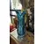 Foto de um(a) Antigo Grande Vaso Cornucópia Em Murano Italiano Azul, da categoria de Vasos. Antigo e grande vaso artístico em Murano italiano na cor azul. Lindo trabalho em camadas, todo feito à mão. Década de... Mostrado de uma perspectiva diferente. Vendido no marketplace Trésors.