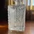 Foto de um(a) Antiga Garrafa Para Bebidas Whisky Cristal Tcheco Art Deco, da categoria de Garrafas. Antiga e majestosa garrafa em cristal Tcheco de excelente qualidade, lindo brilho natural, toda lapidada à mão. Meados do... Mostrado de uma perspectiva diferente. Vendido no marketplace Trésors.