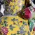 Foto de um(a) Antigo Raro Par Vaso Jarro Oriental Em Porcelana Japonesa, da categoria de Vasos. Antigo e especial par de vasos orientais em porcelana artística japonesa. Ricamente pintados à mão, decoração com flores e... Mostrado de uma perspectiva diferente. Vendido no marketplace Trésors.