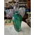 Foto de um(a) Antiga Garrafa Decorativa Murano Italiano Verde Esmeralda, da categoria de Garrafas, potes e jarros. ~ Italy Glass ~Antiga e linda garrafa decorativa em Murano artístico. Feita à mão. Original da década de 1960/70. Medidas... Mostrado de uma perspectiva diferente. Vendido no marketplace Trésors.