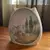Foto de um(a) Antigo Raro Vaso Jarro Art Deco Em Porcelana Alemã Kaestner, da categoria de Vasos. Kaestner. Antigo e raro vaso em porcelana artística alemã, linda decoração e um formato super diferente. Período Art... Mostrado de uma perspectiva diferente. Vendido no marketplace Trésors.