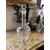 Foto de um(a) Antiga Garrafa Licoreira Em Cristal Francês Saint Louis, da categoria de Garrafas. Antiga e fina garrafa, licoreira decorativa em cristal francês, da renomada Cristallerie Saint Louis. Lapidada à mão. Década... Mostrado de uma perspectiva diferente. Vendido no marketplace Trésors.