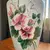 Foto de um(a) Antigo Raro Par De Vasos Em Opalina Francesa Art Nouveau, da categoria de Vasos. Antigo e raro par de vasos artísticos em opalina francesa, cor azul bebê, decoração floral pintada à mão. Peças imponentes e... Mostrado de uma perspectiva diferente. Vendido no marketplace Trésors.