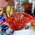 Foto de um(a) Antiga Cesta Decorativa Em Murano Italiano Vermelho Rubi, da categoria de Cestos e Caixas. Antiga cesta decorativa em Murano italiano translúcido com rajados vermelho rubi. Feita à mão. Período Art Deco. Altura... Mostrado de uma perspectiva diferente. Vendido no marketplace Trésors.