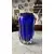 Foto de um(a) Antigo Vaso Jarro Art Deco Em Murano Italiano Azul Com Ouro, da categoria de Vasos. Antigo e imponente vaso em Murano italiano souflé gomado, em um tom de azul muito lindo. Com pó de ouro em sua composição.... Mostrado de uma perspectiva diferente. Vendido no marketplace Trésors.