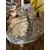 Foto de um(a) Antigo Centro De Mesa Vaso Cesta Decorativa Cristal Baccarat, da categoria de Cestos e Caixas. ~ Baccarat ~ Antiga cesta decorativa em cristal francês, peça super versátil para compor ambientes. Primorosa lapidação... Mostrado de uma perspectiva diferente. Vendido no marketplace Trésors.
