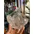 Foto de um(a) Antiga Cestinha Decorativa Cristal Baccarat Lapidado À Mão, da categoria de Cestos e Caixas. Antiga e delicada cestinha decorativa em cristal francês, peça super versátil para compor ambientes. Primorosa lapidação... Mostrado de uma perspectiva diferente. Vendido no marketplace Trésors.