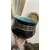 Foto de um(a) Antigo Vaso Cachepô Jarro Porcelana Francesa Sarreguemines, da categoria de Cachepot. Antigo vaso cachepô artístico em porcelana francesa Sarreguemines cor azul cobalto, a favorita do rei Louis XV. Decoração de... Mostrado de uma perspectiva diferente. Vendido no marketplace Trésors.
