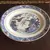 Foto de um(a) Antiga E Grande Travessa Prato Porcelana Inglesa Bristol, da categoria de Travessas e tigelas. Bela e grande travessa em porcelana inglesa, da antiga manufatura Bristol fundando em 1652. Início século XX. Em perfeito... Mostrado de uma perspectiva diferente. Vendido no marketplace Trésors.