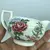 Foto de um(a) Antigo Açucareiro Leiteira Porcelana Inglesa Wedgwood, da categoria de Leiteira. Wedgwood. Açucareiro e leiteira em finíssima porcelana inglesa, manufatura Wedgwood. Com linda decoração floral feita à mão... Mostrado de uma perspectiva diferente. Vendido no marketplace Trésors.