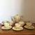 Foto de um(a) Antigo Conjunto Café Chá Porcelana Inglesa Brentleigh Ware, da categoria de Conjuntos de café e chá. Antigo e muito decorativo jogo de café ou chá Art Deco em porcelana Inglesa Brentleigh Ware Staffordshire. O nome dessa... Mostrado de uma perspectiva diferente. Vendido no marketplace Trésors.
