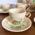 Foto de um(a) Antigo Conjunto Café Chá Porcelana Inglesa Brentleigh Ware, da categoria de Conjuntos de café e chá. Antigo e muito decorativo jogo de café ou chá Art Deco em porcelana Inglesa Brentleigh Ware Staffordshire. O nome dessa... Mostrado de uma perspectiva diferente. Vendido no marketplace Trésors.