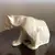 Foto de um(a) Antigo Bloco Escultórico Bibelô De Urso Porcelana Alemã, da categoria de Escultura. Lindo e decorativo bloco escultórico representando urso polar, peça muito colecionável, em fina porcelana alemã. Impecável.... Mostrado de uma perspectiva diferente. Vendido no marketplace Trésors.