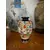 Foto de um(a) Antigo Vaso Oriental Porcelana Japonesa Satsuma Azul Cobalto, da categoria de Vasos. Antigo vaso oriental em porcelana artística japonesa Satsuma, rara cor azul cobalto. De um lado da peça a decoração é com... Mostrado de uma perspectiva diferente. Vendido no marketplace Trésors.