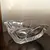 Foto de um(a) Antigo Bowl Decorativo Cinzeiro Em Cristal De Sèvres Francês, da categoria de Travessas e tigelas. Cristal de Sèvres. Lindo bowl em pesado cristal francês de excelente qualidade, da famosa manufatura Sèvres, trabalho manual... Mostrado de uma perspectiva diferente. Vendido no marketplace Trésors.