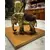 Foto de um(a) Antiga Pequena Escultura Escova Colecionável Elefante Bronze, da categoria de Escultura. Antiga e curiosa escultura de elefante em bronze austríaco. Peça artística, feita à mão e com bastante riqueza de detalhes.... Mostrado de uma perspectiva diferente. Vendido no marketplace Trésors.