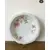 Foto de um(a) Saladeira de porcelana, da categoria de Travessas e tigelas. Saladeira Mauá, em porcelana branca com delicadas bordas onduladas e filete dourado sutil. Decorada com elegantes ramalhetes... Mostrado de uma perspectiva diferente. Vendido no marketplace Trésors.