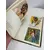 Foto de um(a) Livro capa dura em português - Picasso - 1981, da categoria de Livros. Livro capa dura em português, de 1981, muito ilustrado a cores, sobre as obras de Picasso. Marcas do tempo e uso. 150... Mostrado de uma perspectiva diferente. Vendido no marketplace Trésors.