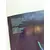 Foto de um(a) ​LP Money For Nothing - Dire Straits 1988, da categoria de LPs ou Discos de Vinil. LP Money For Nothing, Dire Straits, de 1988. Disco em perfeito estado. Mostrado de uma perspectiva diferente. Vendido no marketplace Trésors.