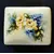 Foto de um(a) Caixa em Porcelana Floral, Década de 1980, da categoria de Cestos e Caixas. Caixa de porcelana policromada com motivo floral pintado à mão. Assinada por magali, 1984 e ainda com etiqueta de papel. A:... Mostrado de uma perspectiva diferente. Vendido no marketplace Trésors.