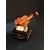 Foto de um(a) Caixinha de Porcelana Violino, Década de 2000, da categoria de Cestos e Caixas. Caixa em porcelana policromada com fecho em latão oxidado, década de 2000.A: 7,3 cm L: 4,8 cm P: 3,3 cm peso: 70g. Mostrado de uma perspectiva diferente. Vendido no marketplace Trésors.